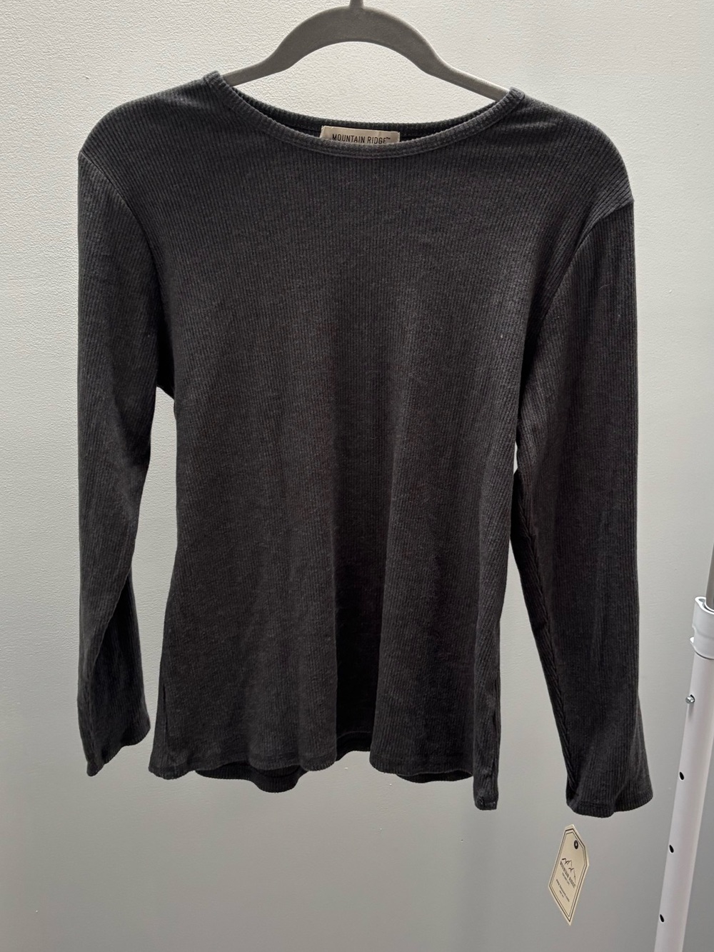 Mountain Ridge Women's Gray Ribbed Long Sleeve Top